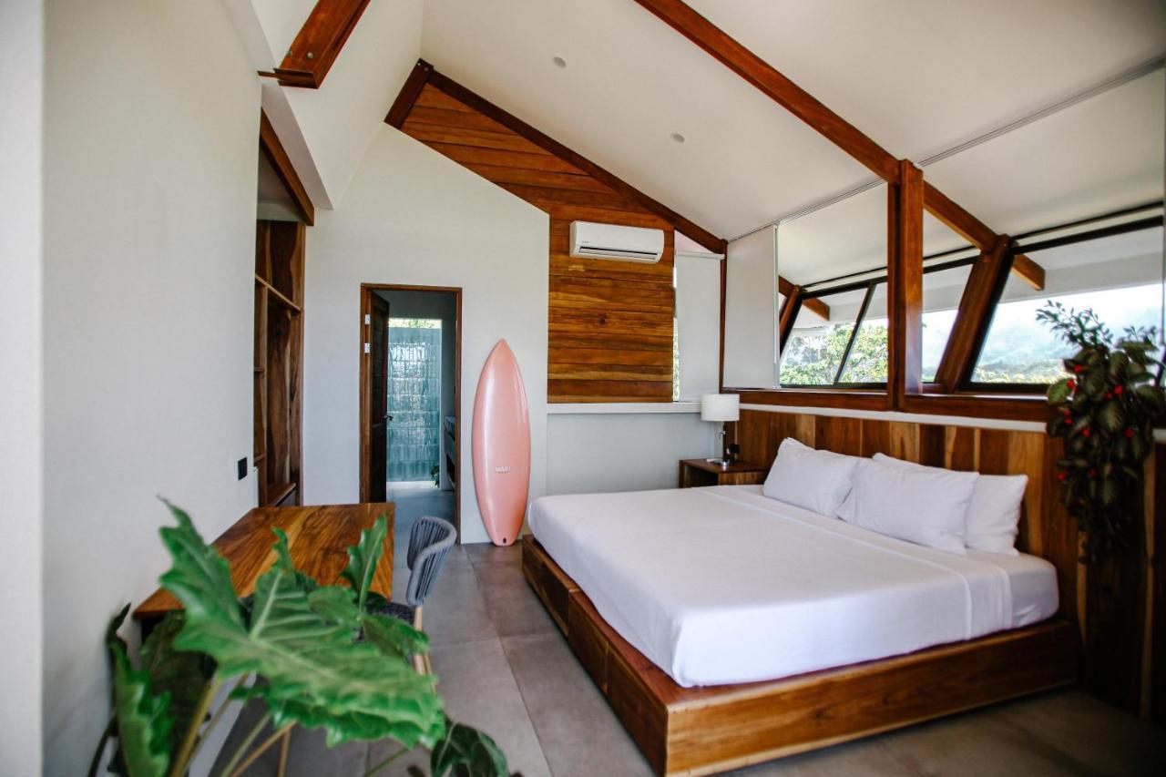 Surf Synergy All-Inclusive Surf Retreat Jaco Exterior photo