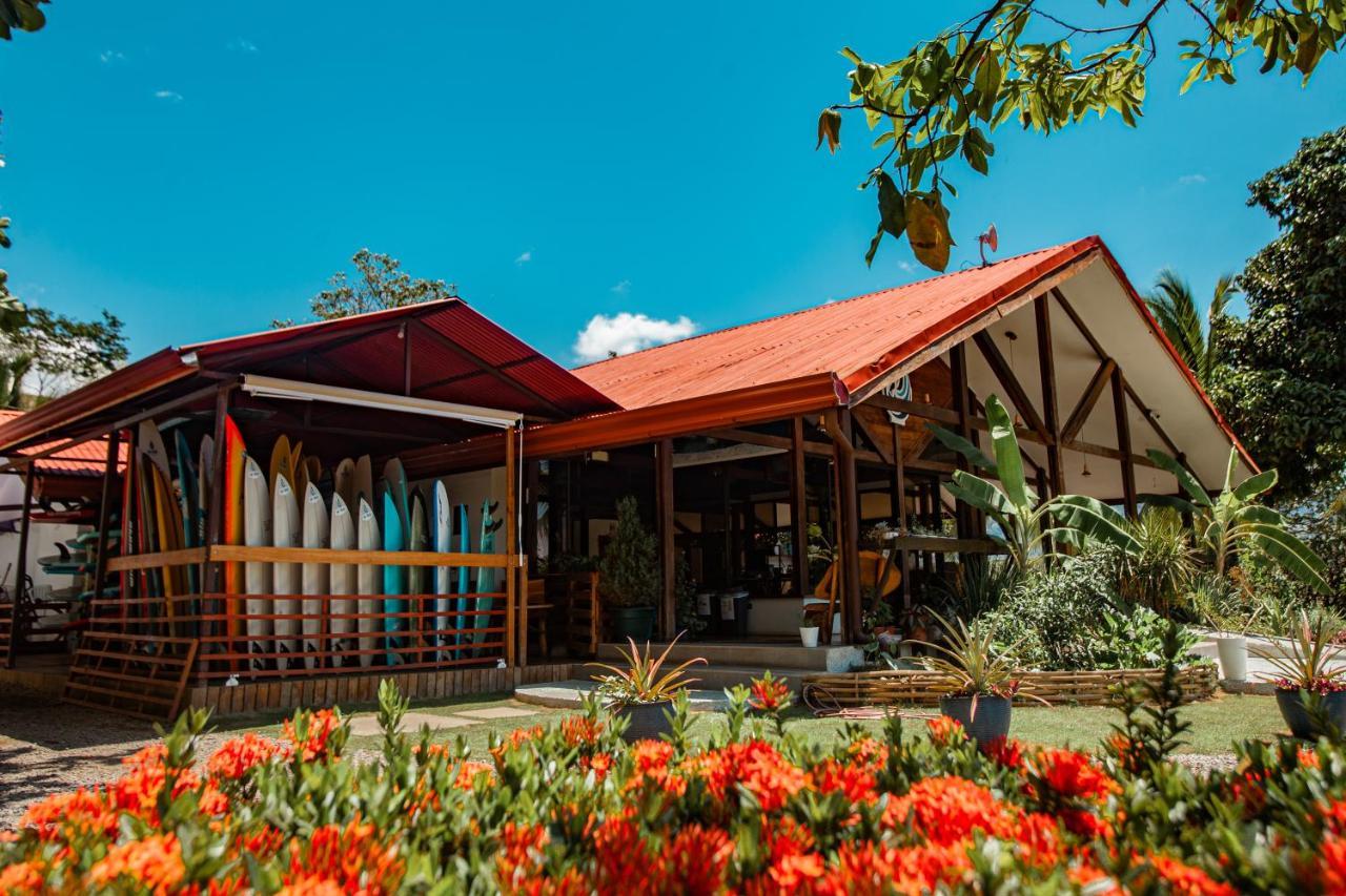 Surf Synergy All-Inclusive Surf Retreat Jaco Exterior photo