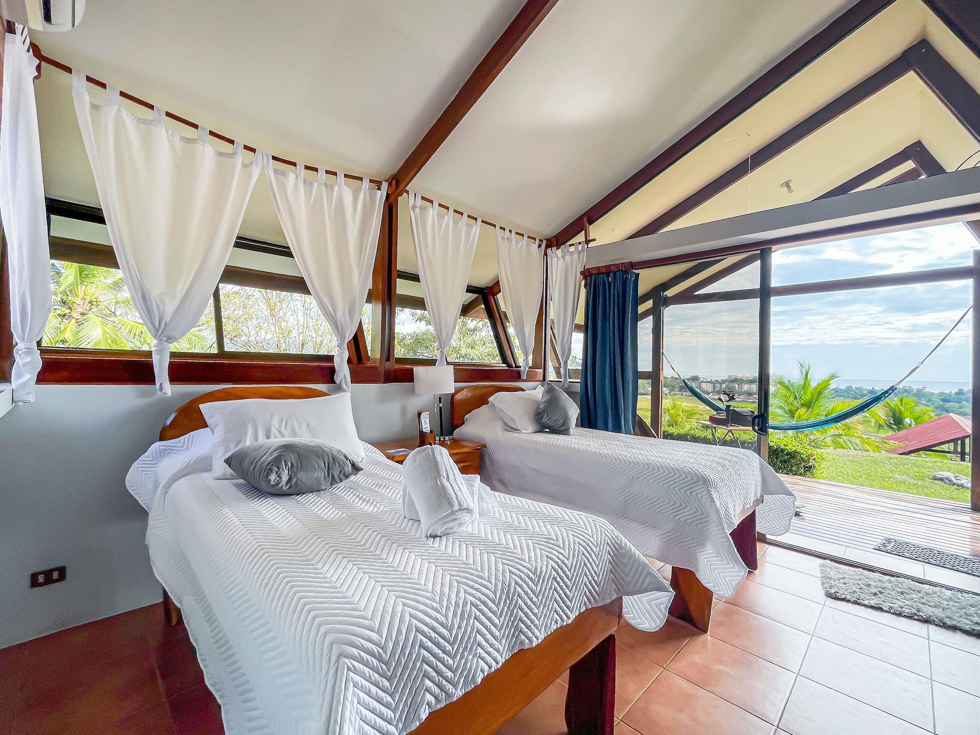 Surf Synergy All-Inclusive Surf Retreat Jaco Exterior photo