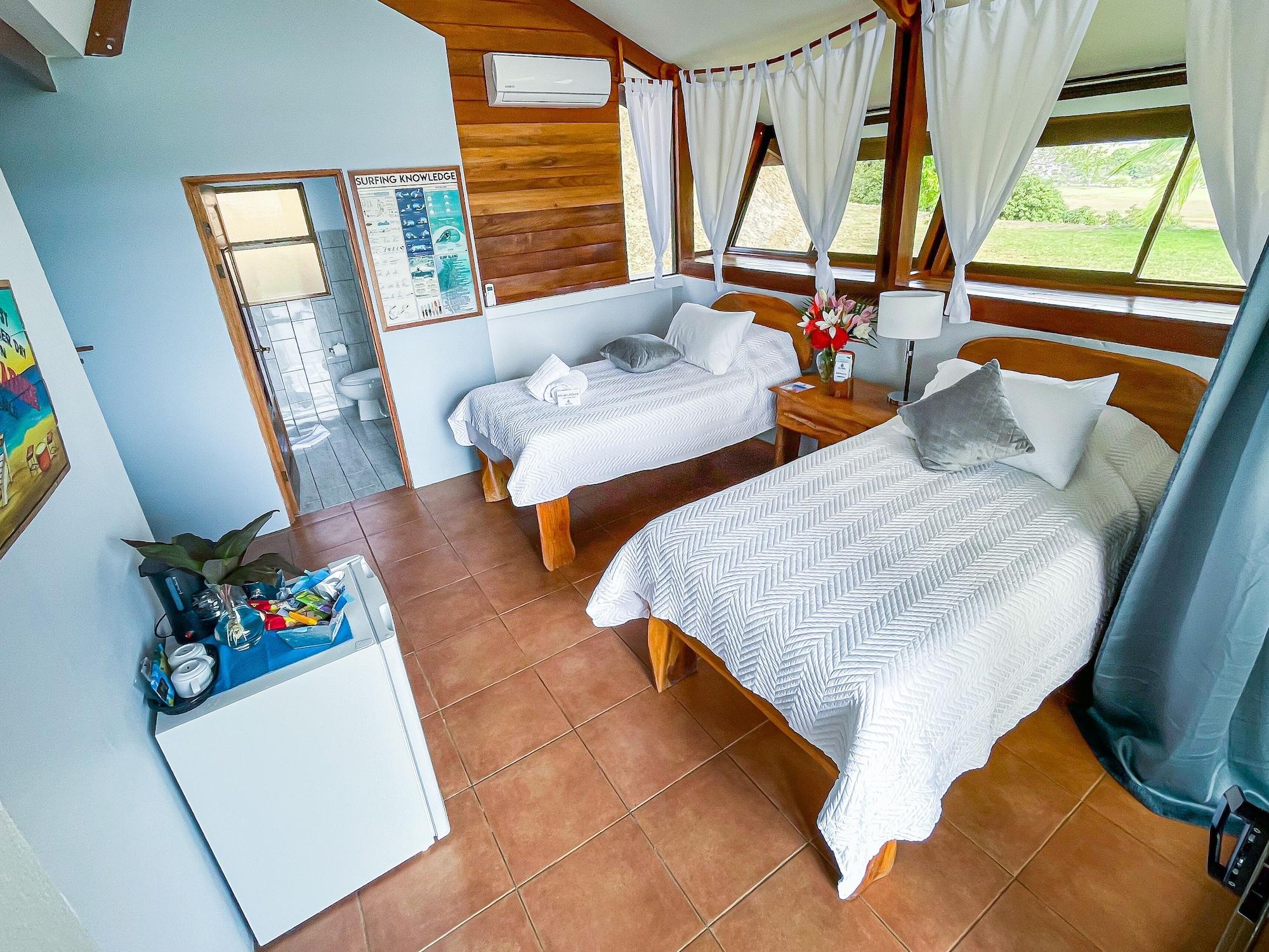 Surf Synergy All-Inclusive Surf Retreat Jaco Exterior photo
