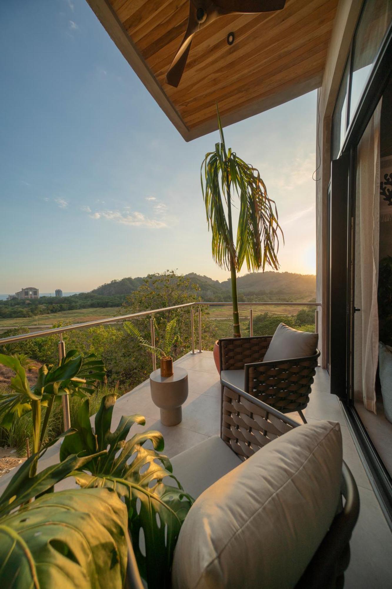 Surf Synergy All-Inclusive Surf Retreat Jaco Exterior photo