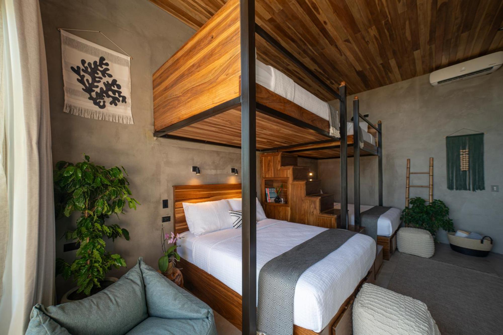 Surf Synergy All-Inclusive Surf Retreat Jaco Exterior photo