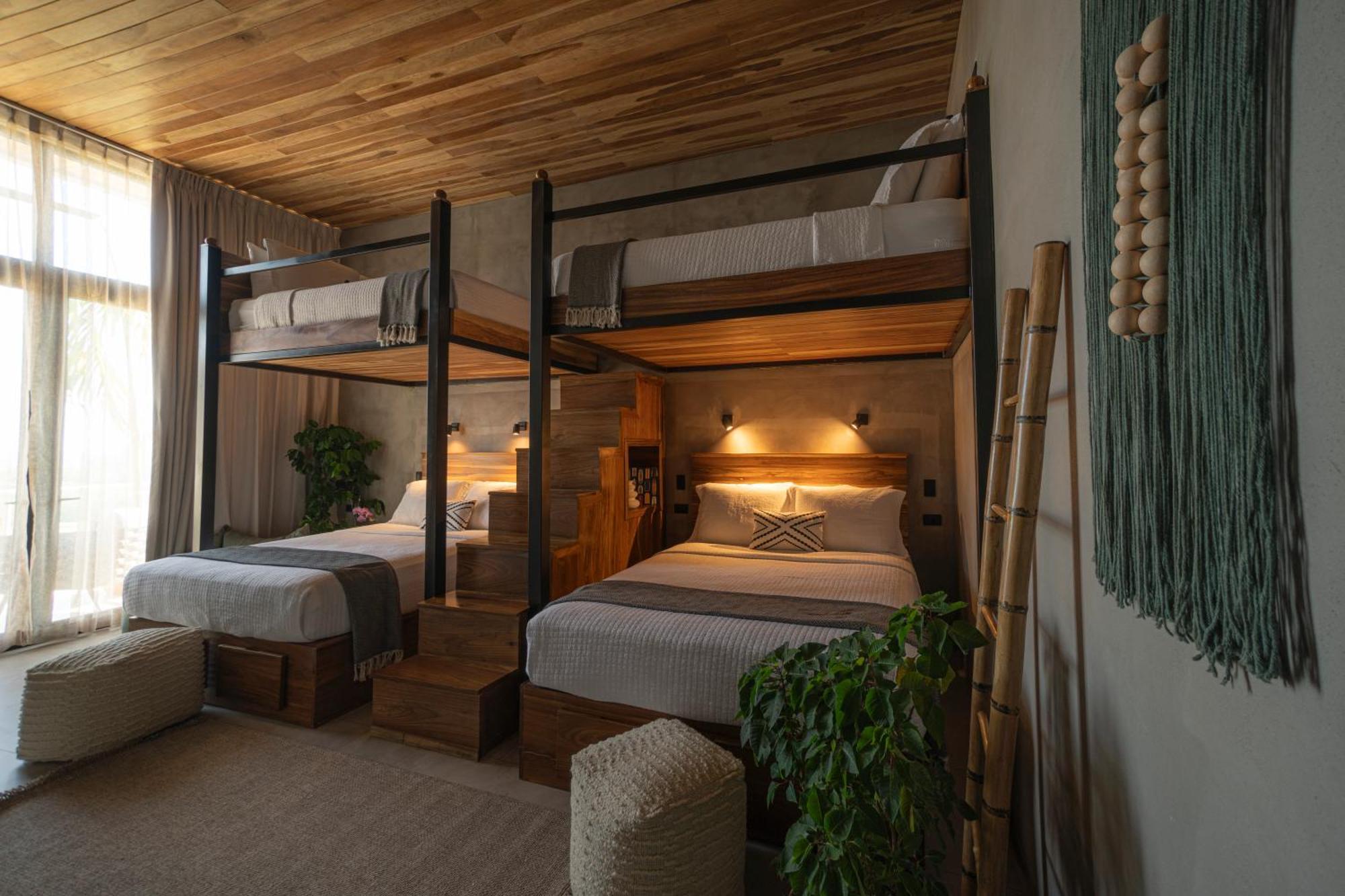 Surf Synergy All-Inclusive Surf Retreat Jaco Exterior photo